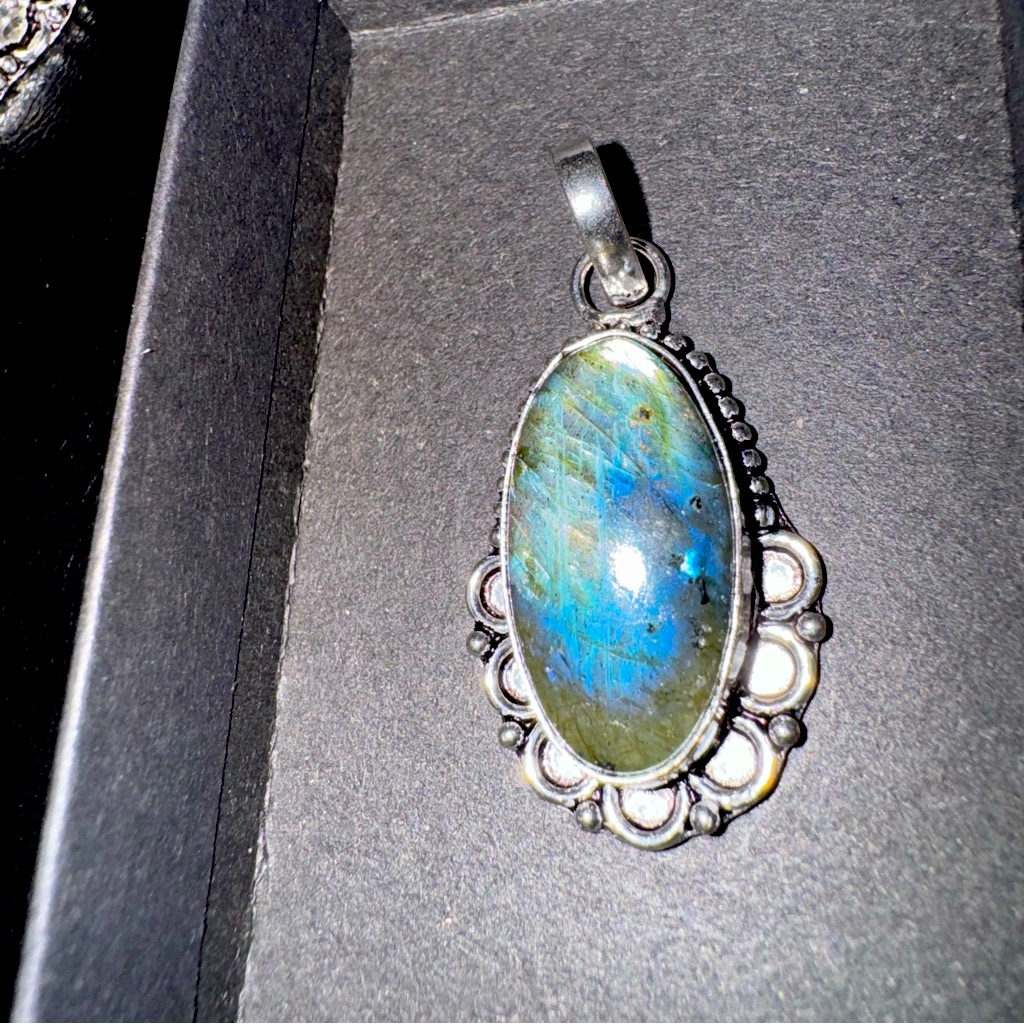 Aaa+ Labradorite Pendant Necklace| Gemstones